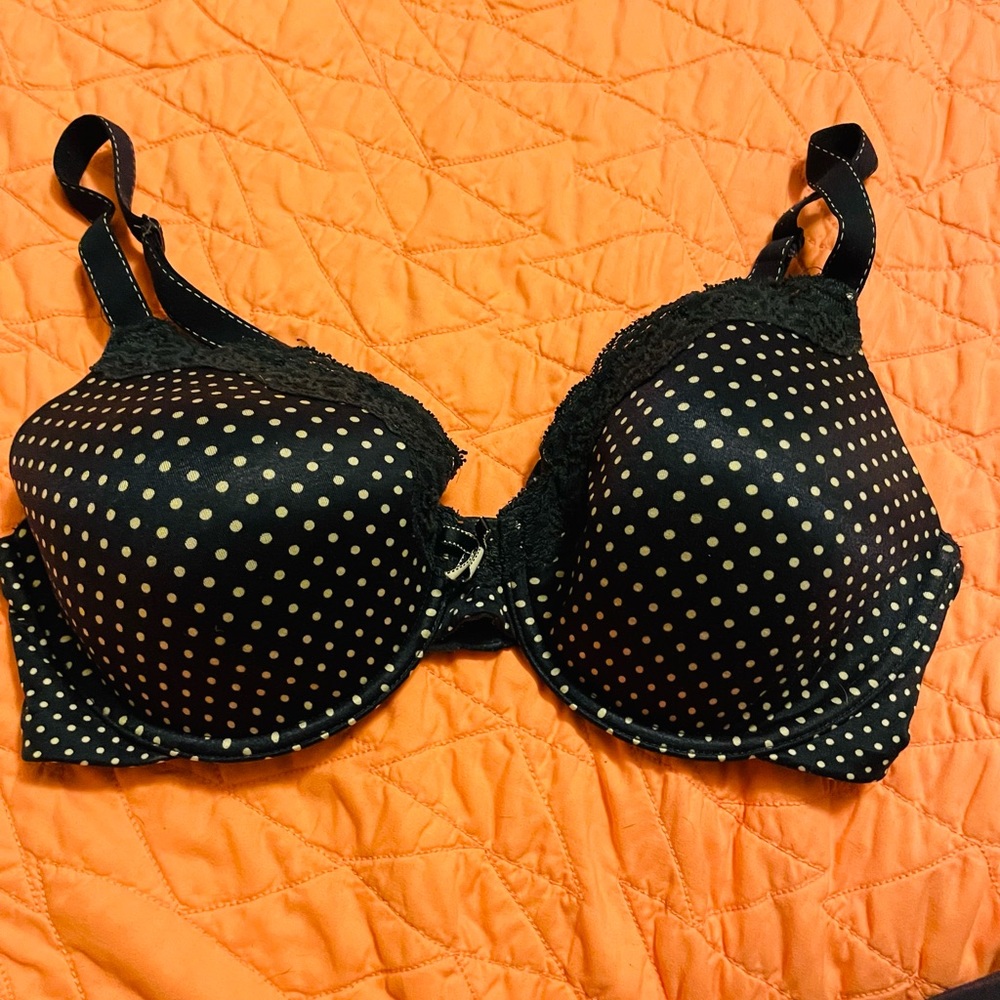 Maidenform size 36D navy polka dot bra, excellent condition.